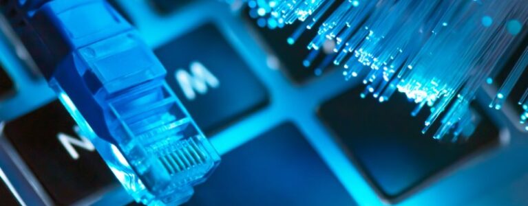 Blog - Fiber vs Cellular Internet